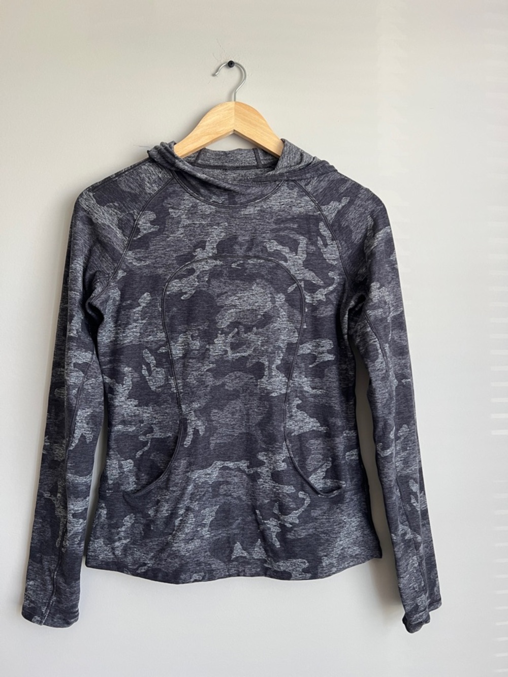 Lululemon Camo Hooded Pullover Size M